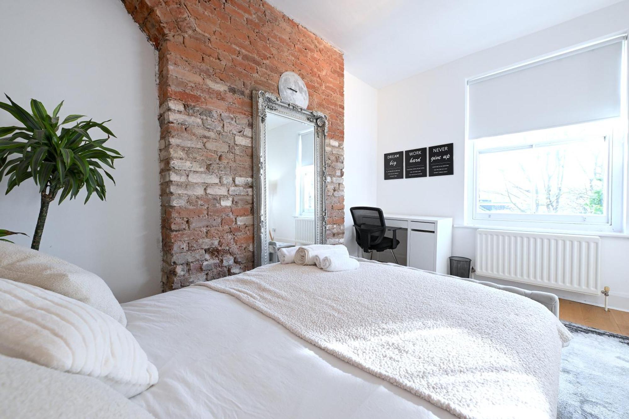 Appartamento Umodzi House- Luxurious 3 Bedroom Londra